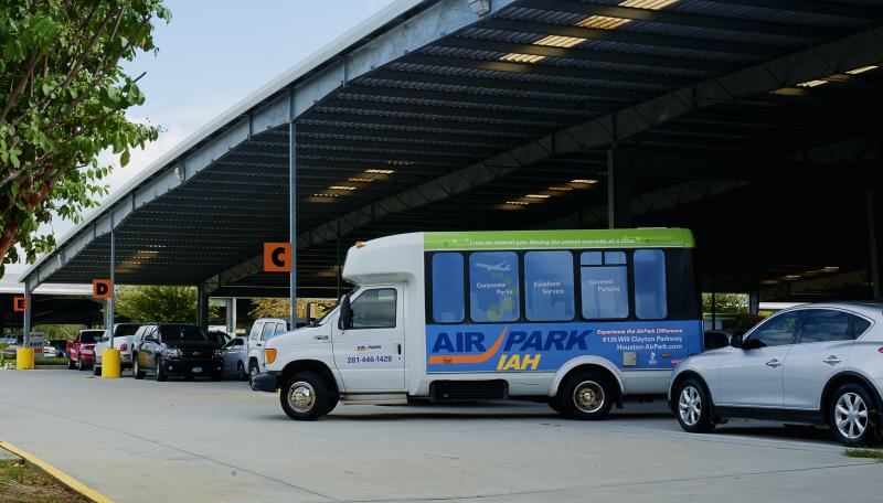 Houston Airport Parking (Airpark IAH) - Covered Self Park